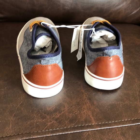 Old Navy Sneakers for Boys New with tag - Picture 5 of 8